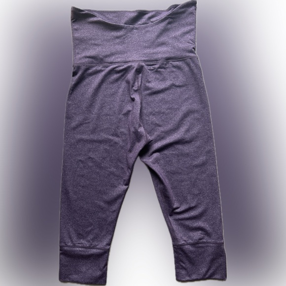 ZUMBA SO BOOTYFUL CAPRI LEGGINGS w Logo Dance Yoga Cycle Run WorkOut - Picture 2 of 5